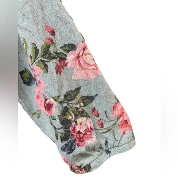 🌟 Jolt Off the shoulder top size Sm 🌟 - Picture 2 of 6